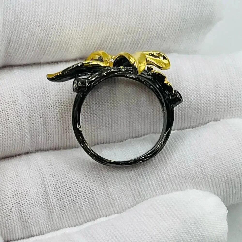 Elegant Flower Rhinestone Ring - Picture 3 of 6